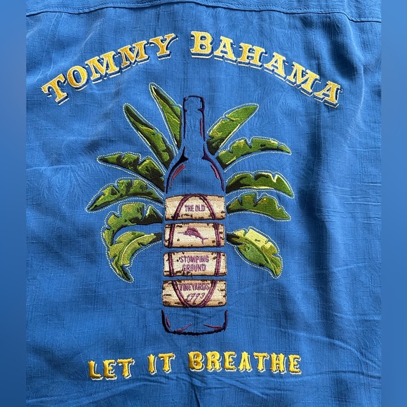 Tommy Bahama Other - Tommy Bahama “Let it Breathe” Mens Camp Shirt